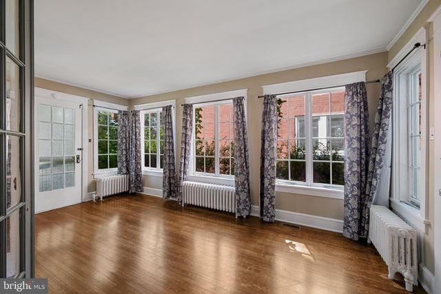 121 W SPRINGETTSBURY AVE, York, PA 17403