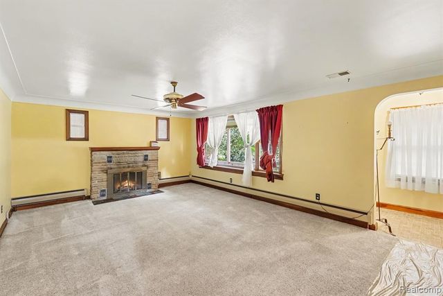 1030 W Livingston Road, Highland, MI 48357