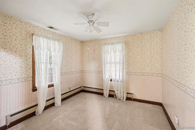 1030 W Livingston Road, Highland, MI 48357