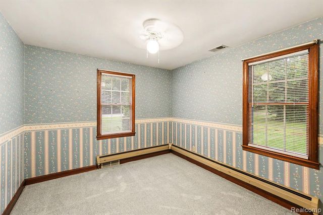 1030 W Livingston Road, Highland, MI 48357