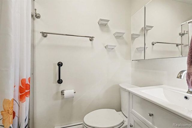 1030 W Livingston Road, Highland, MI 48357