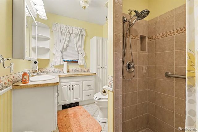 1030 W Livingston Road, Highland, MI 48357