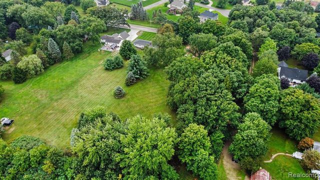 1030 W Livingston Road, Highland, MI 48357