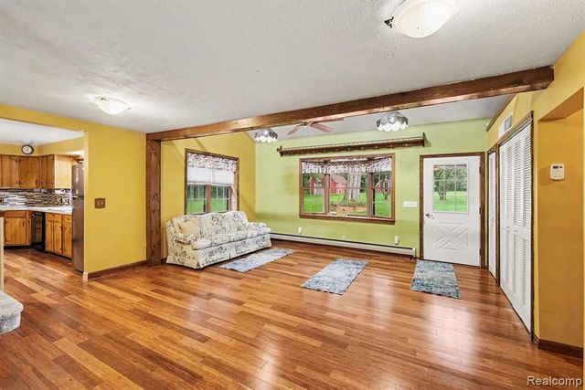 1030 W Livingston Road, Highland, MI 48357