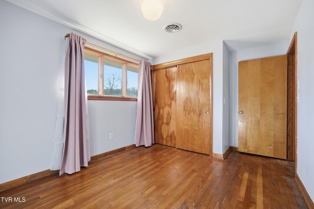 6212 Hurricane Road, Wise, VA 24293