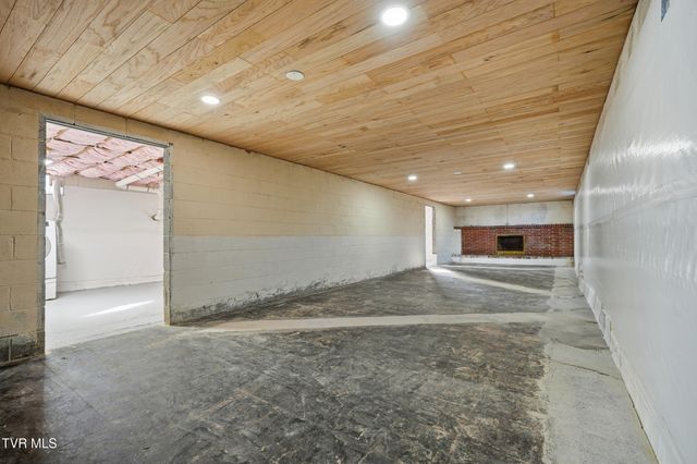 6212 Hurricane Road, Wise, VA 24293