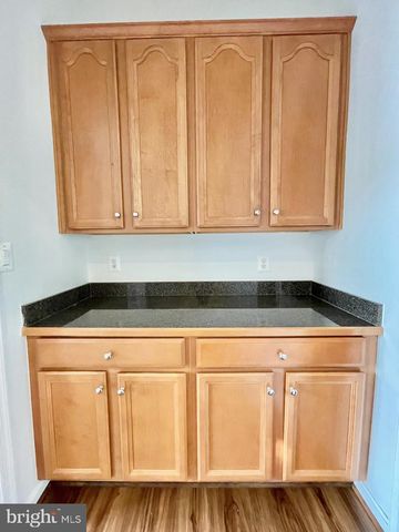 2403 CYPRESS GREEN LN, Herndon, VA 20171