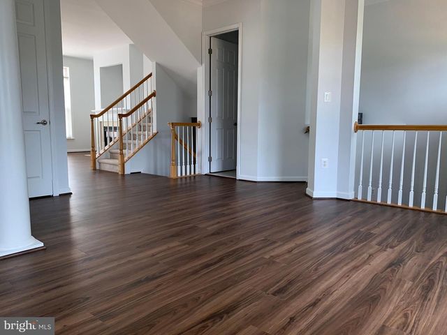 2403 CYPRESS GREEN LN, Herndon, VA 20171