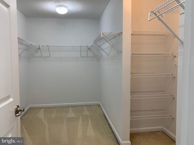 2403 CYPRESS GREEN LN, Herndon, VA 20171