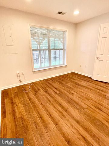 2403 CYPRESS GREEN LN, Herndon, VA 20171