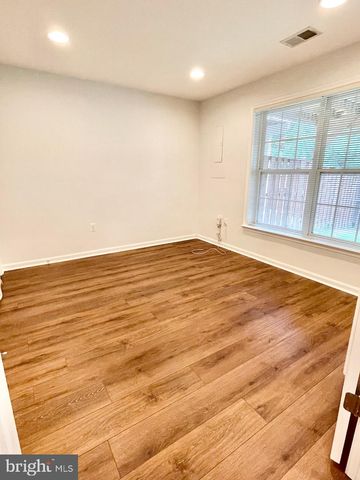 2403 CYPRESS GREEN LN, Herndon, VA 20171