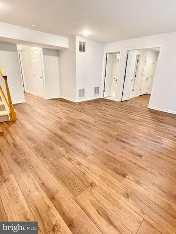 2403 CYPRESS GREEN LN, Herndon, VA 20171
