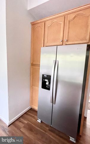 2403 CYPRESS GREEN LN, Herndon, VA 20171