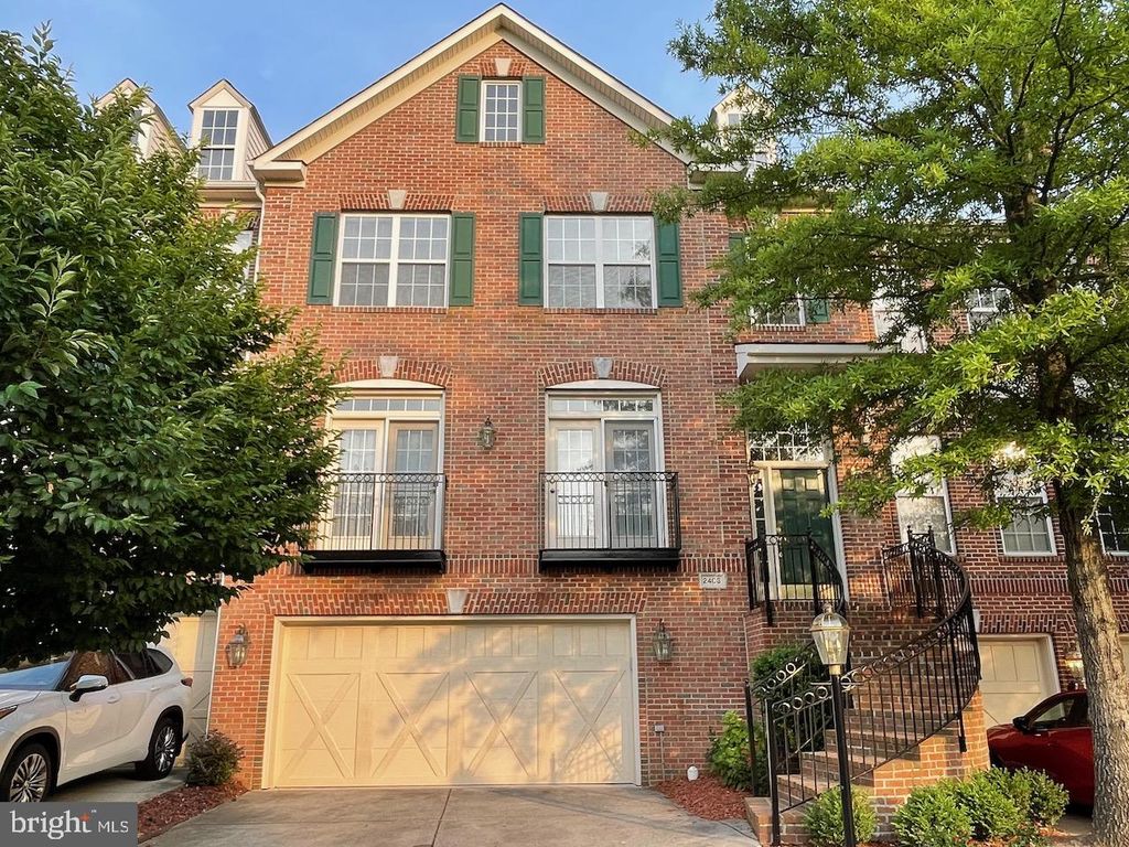 2403 CYPRESS GREEN LN, Herndon, VA 20171