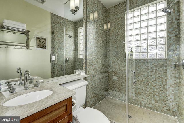 1414 SWANN ST NW, Washington, DC 20009