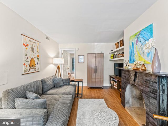 1414 SWANN ST NW, Washington, DC 20009