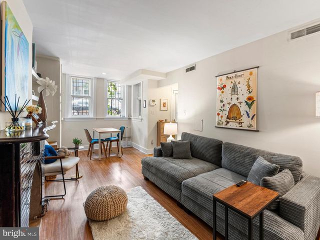 1414 SWANN ST NW, Washington, DC 20009