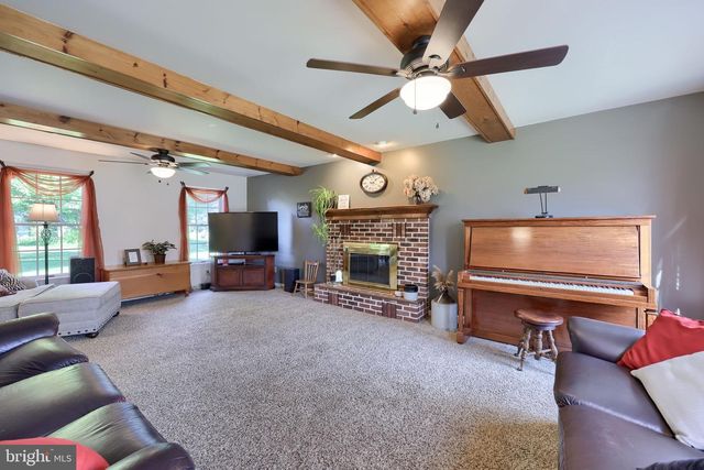 3474 CRYSTAL LN, Lancaster, PA 17601