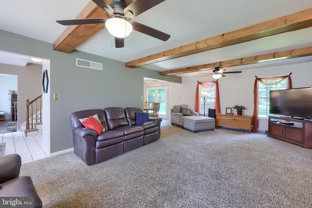 3474 CRYSTAL LN, Lancaster, PA 17601