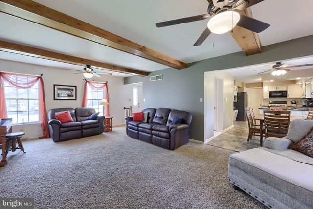 3474 CRYSTAL LN, Lancaster, PA 17601