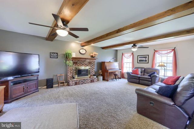 3474 CRYSTAL LN, Lancaster, PA 17601