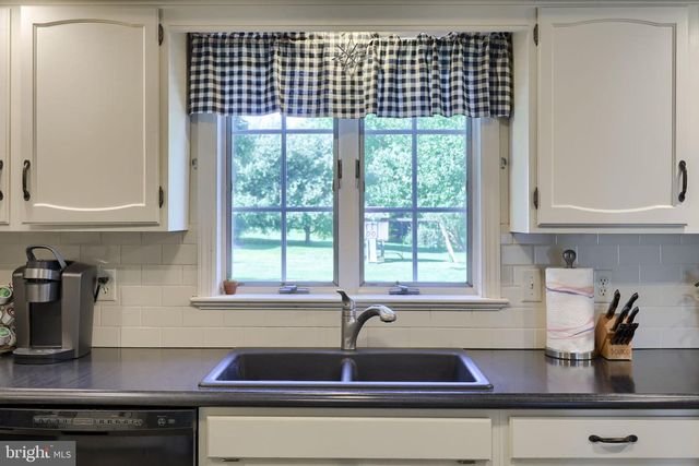 3474 CRYSTAL LN, Lancaster, PA 17601