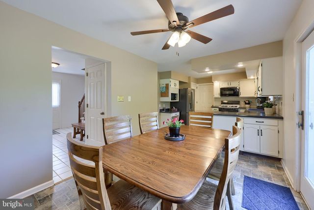 3474 CRYSTAL LN, Lancaster, PA 17601