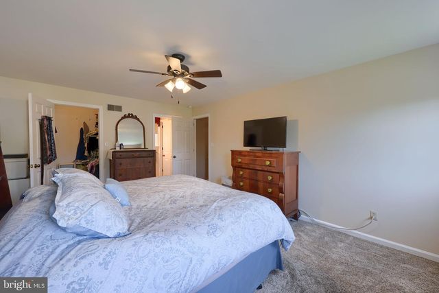 3474 CRYSTAL LN, Lancaster, PA 17601