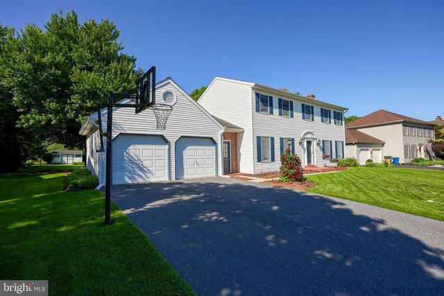 3474 CRYSTAL LN, Lancaster, PA 17601
