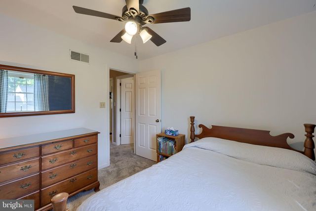 3474 CRYSTAL LN, Lancaster, PA 17601