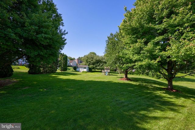 3474 CRYSTAL LN, Lancaster, PA 17601