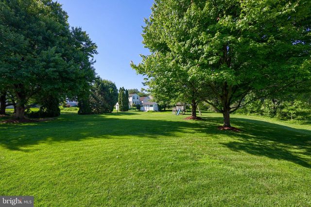 3474 CRYSTAL LN, Lancaster, PA 17601