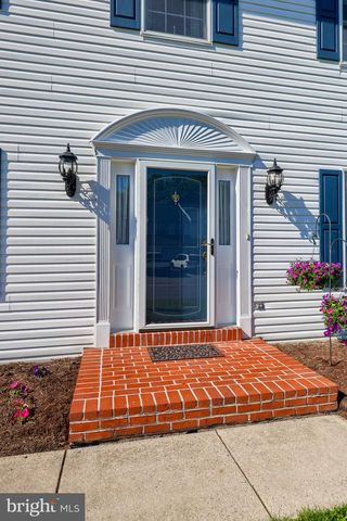 3474 CRYSTAL LN, Lancaster, PA 17601