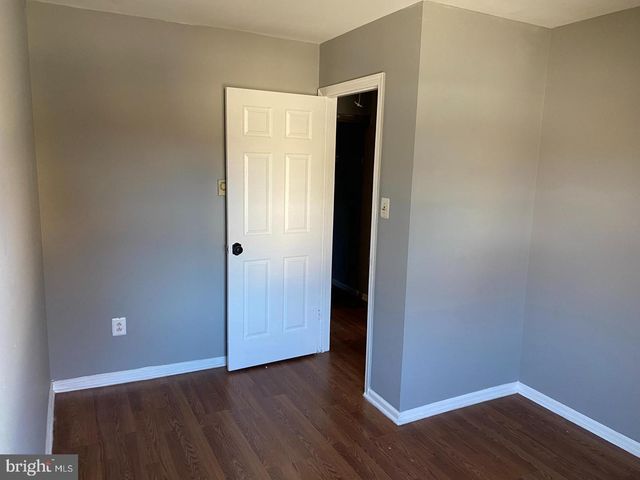 14 BERKSHIRE RD, Sicklerville, NJ 08081