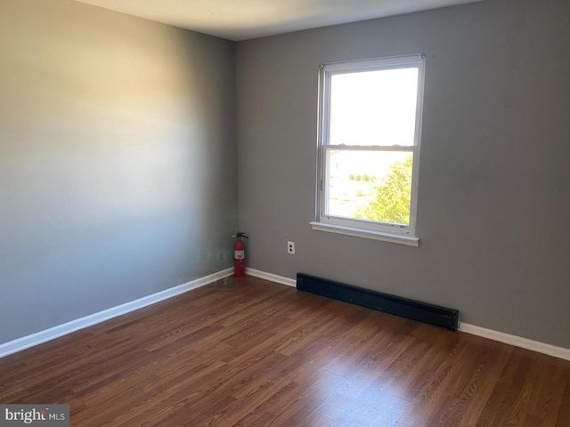 14 BERKSHIRE RD, Sicklerville, NJ 08081