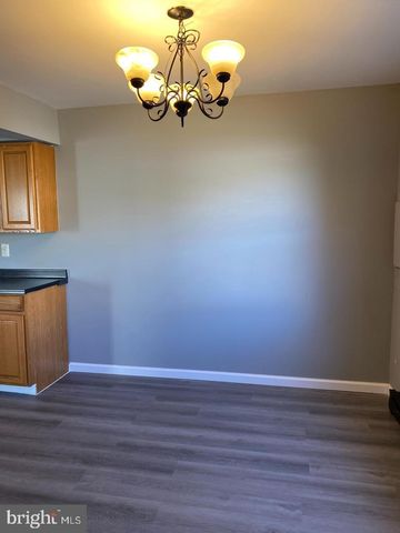 14 BERKSHIRE RD, Sicklerville, NJ 08081