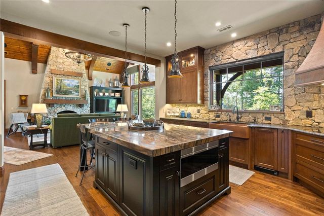 236 Palmer Way, Sunset, SC 29685