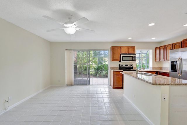 9 Admirals Court, Palm Beach Gardens, FL 33418