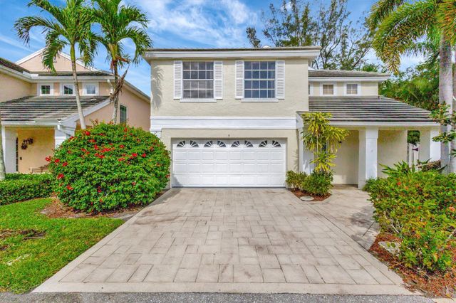 9 Admirals Court, Palm Beach Gardens, FL 33418