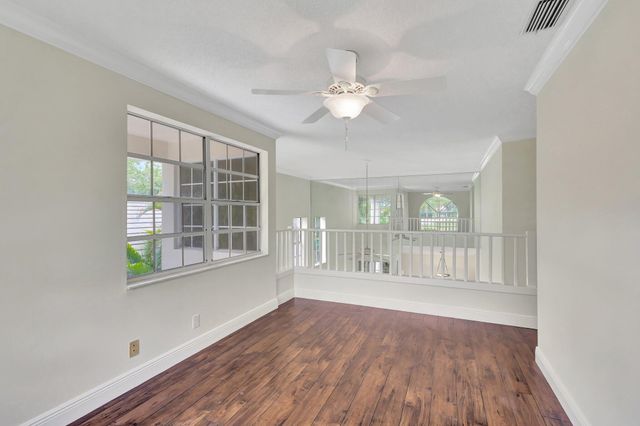 9 Admirals Court, Palm Beach Gardens, FL 33418