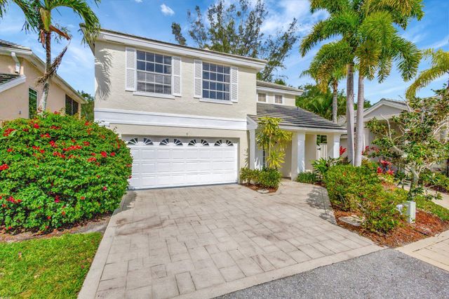 9 Admirals Court, Palm Beach Gardens, FL 33418
