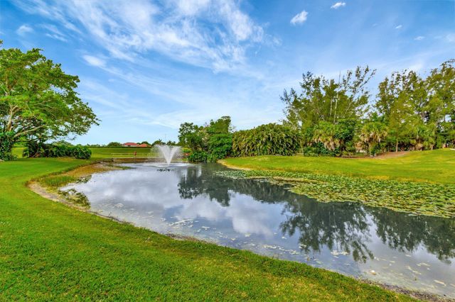 9 Admirals Court, Palm Beach Gardens, FL 33418