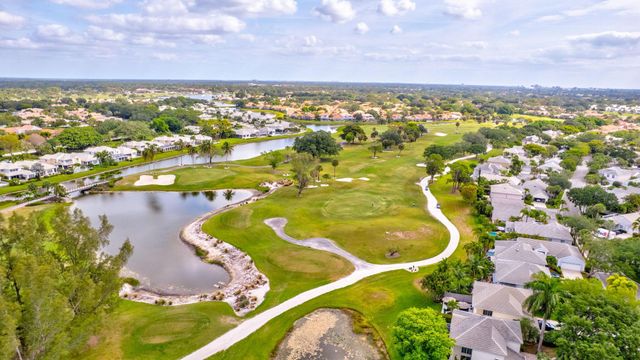 9 Admirals Court, Palm Beach Gardens, FL 33418