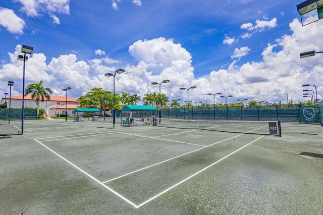 9 Admirals Court, Palm Beach Gardens, FL 33418