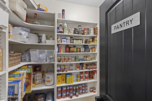 7701 E Knollwood Circle, Tucson, AZ 85750