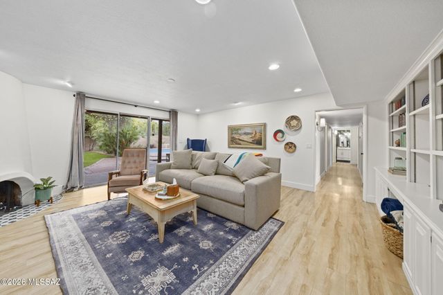 7701 E Knollwood Circle, Tucson, AZ 85750