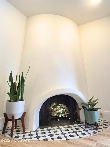 7701 E Knollwood Circle, Tucson, AZ 85750