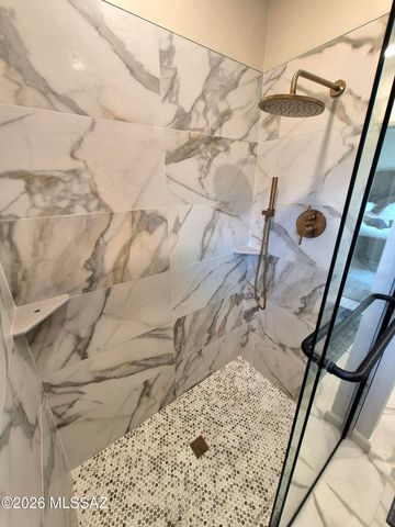 7701 E Knollwood Circle, Tucson, AZ 85750