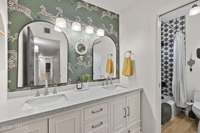 7701 E Knollwood Circle, Tucson, AZ 85750