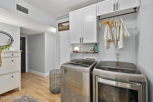 7701 E Knollwood Circle, Tucson, AZ 85750